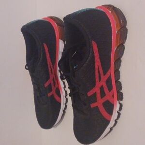 Asics Quantum Gel Sz.10 Shoes.  Excellent Condition!